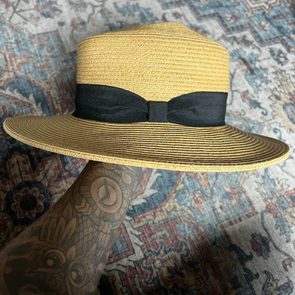 Beach hat - Picture 2 of 3